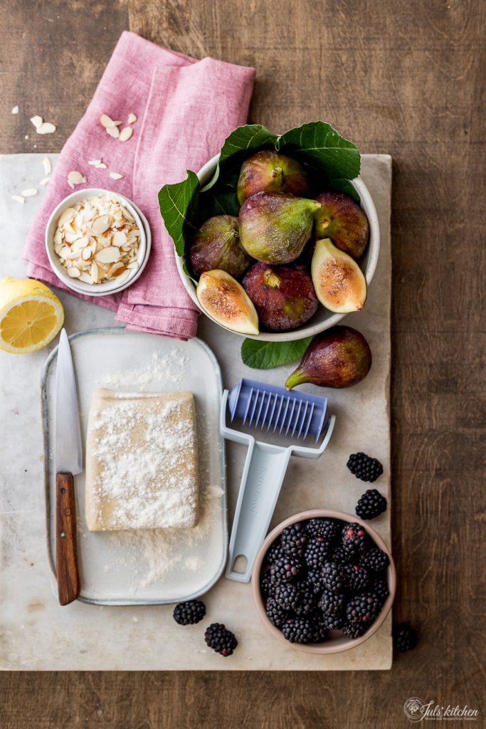 Fig and blackberry lattice pastries