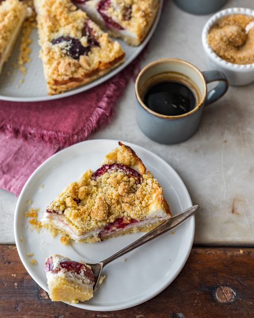 Ricotta crumb cake