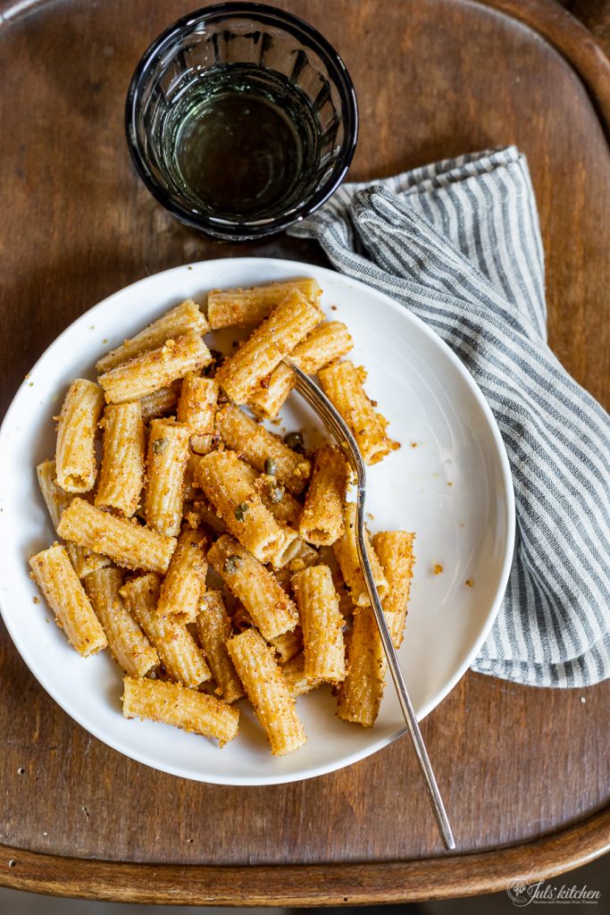 pasta with anchovies and breadcrumbs