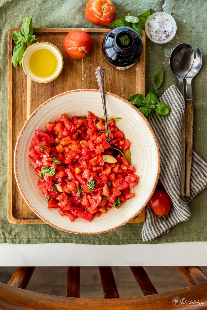 Raw tomato sauce